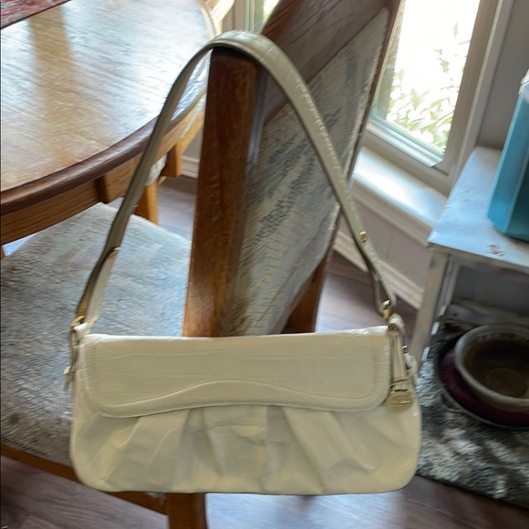 Brahmin White Leather Shoulder Bag with Pleated Design - Picture 10 of 11